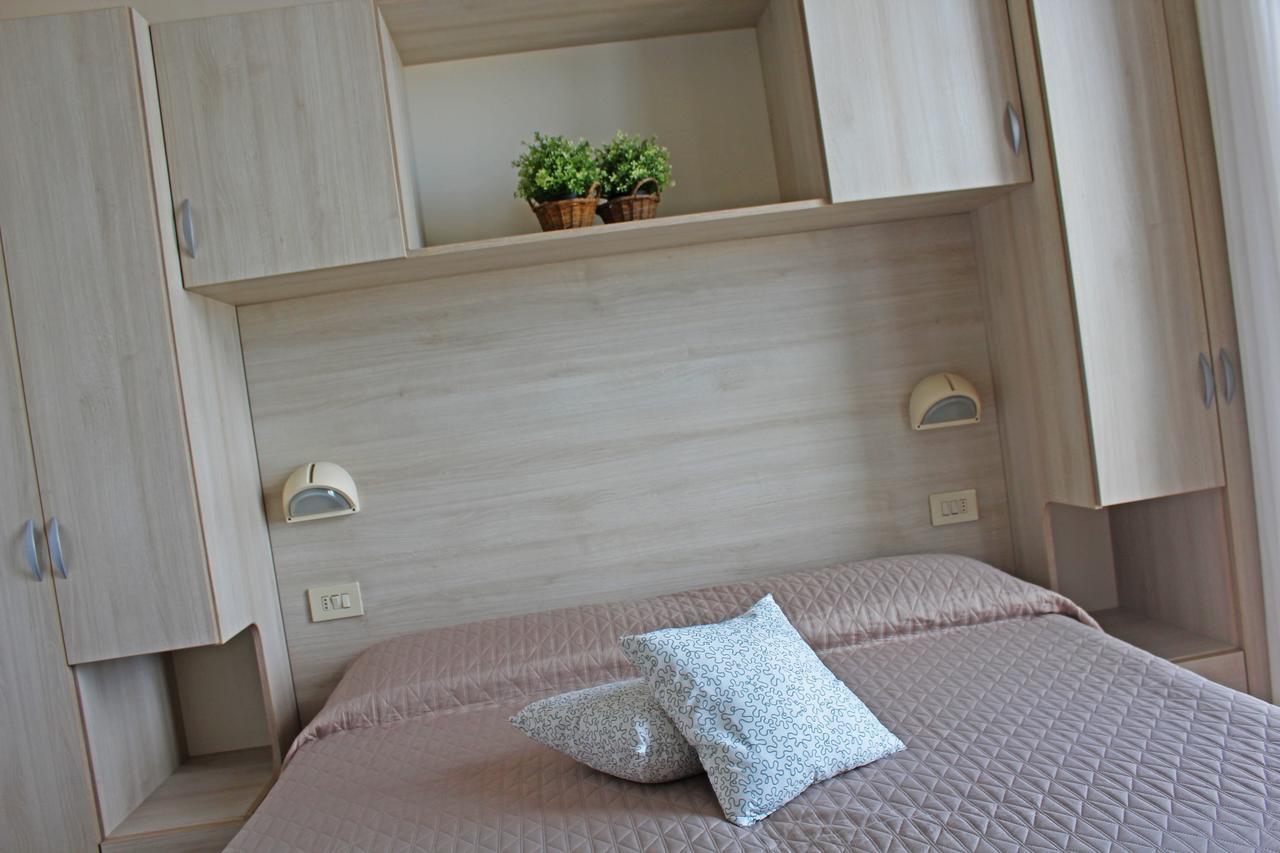 Hotel Lungomare กัตตอลิกา ภายนอก รูปภาพ
