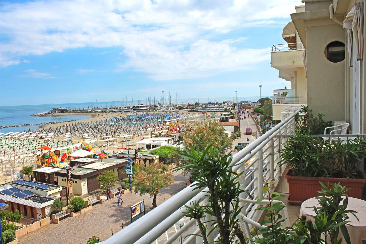 Hotel Lungomare กัตตอลิกา ภายนอก รูปภาพ