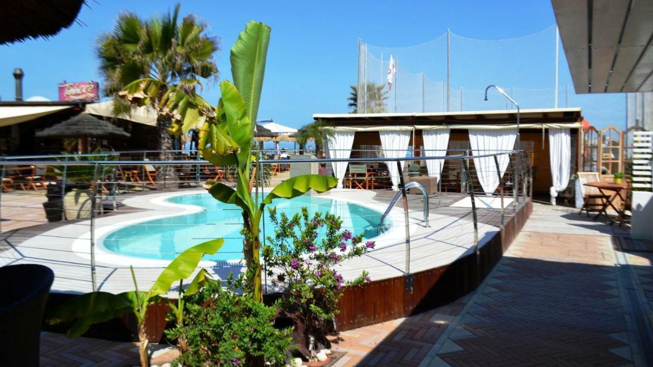 Hotel Lungomare กัตตอลิกา ภายนอก รูปภาพ
